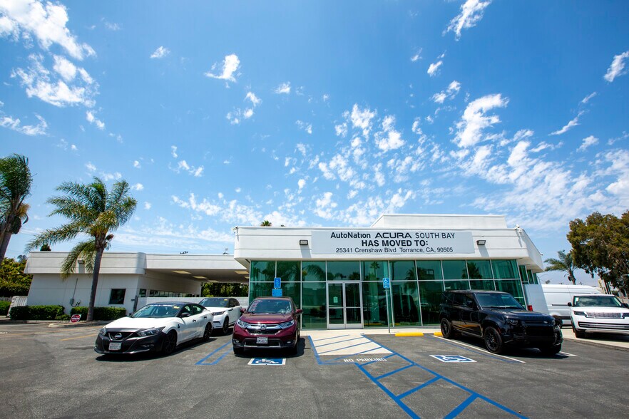 3010 Pacific Coast Hwy, Torrance, CA à vendre - Photo du bâtiment - Image 2 de 10