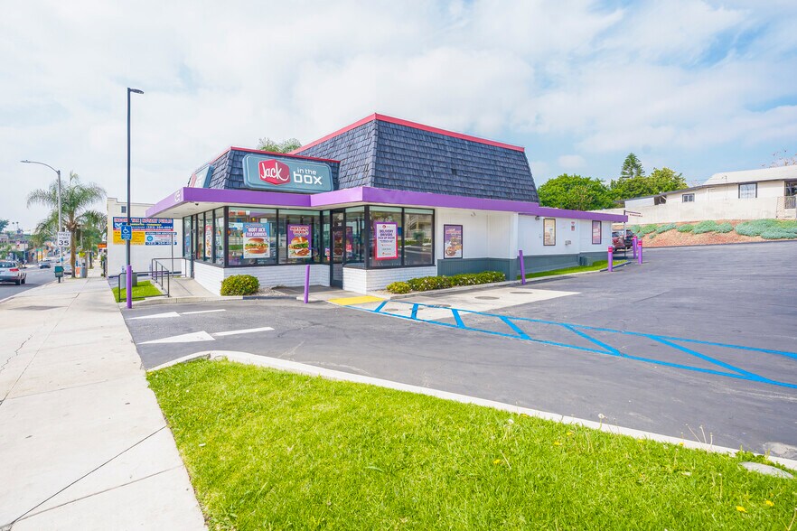 4253 E Cesar E Chavez Ave, Los Angeles, CA à vendre - Photo du bâtiment - Image 2 de 17