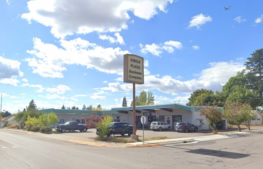 110 Nucleus Ave, Columbia Falls, MT à louer - Photo du bâtiment - Image 1 de 2
