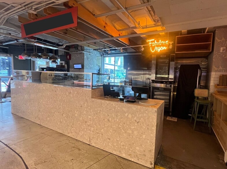 200 E Flagler St, Miami, FL for lease - Interior Photo - Image 1 of 1