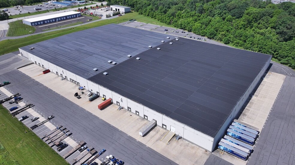 100 Louis Pky, Carlisle, PA for lease - Building Photo - Image 2 of 3