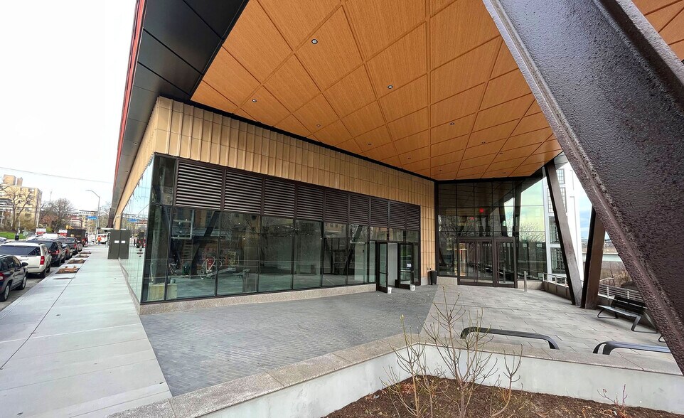 5051 Centre Ave, Pittsburgh, PA à louer - Photo du bâtiment - Image 1 de 3