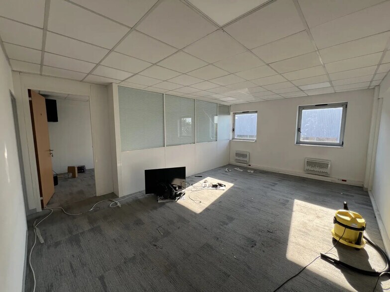 Industriel dans Argenteuil à louer - Photo intérieure - Image 3 de 6