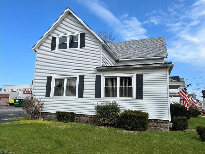 171 Broad St, Conneaut, OH à vendre - Photo principale - Image 1 de 8