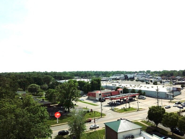 602 Fairdale Ave, Bowling Green, KY à vendre - Photo du bâtiment - Image 3 de 12