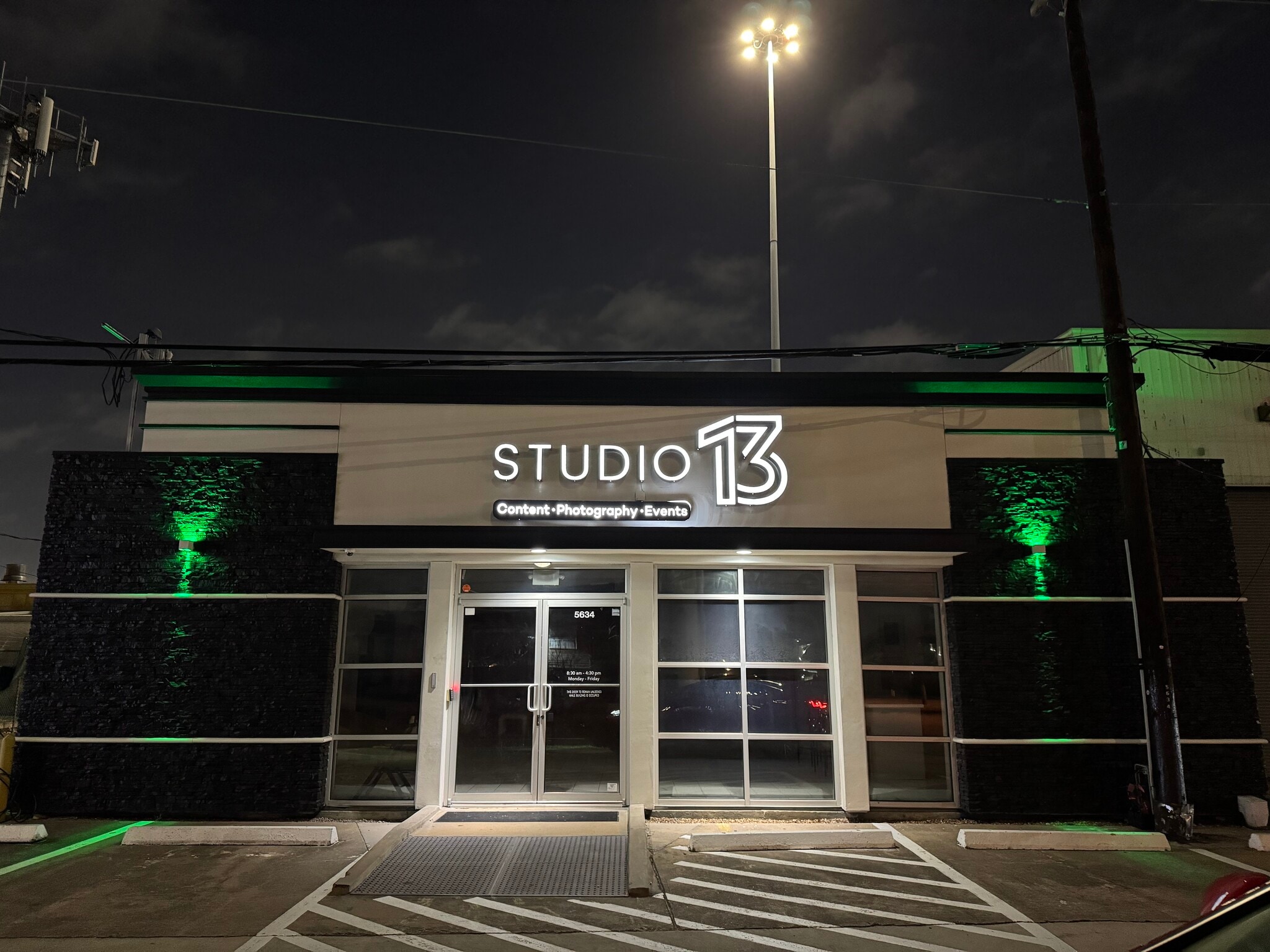 5633 Southwest Fwy, Houston, TX à louer Photo du bâtiment- Image 1 de 9