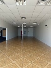 8619-8637 Us Hwy 19 N, Port Richey, FL à louer Photo intérieure- Image 2 de 2