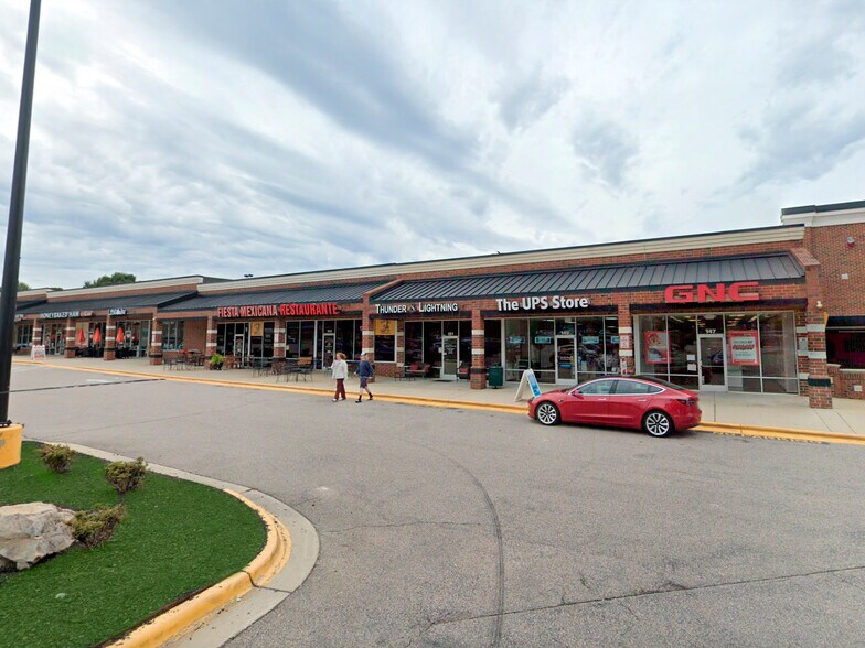 10760 Wakefield Commons Dr, Raleigh, NC à louer - Photo du bâtiment - Image 2 de 9