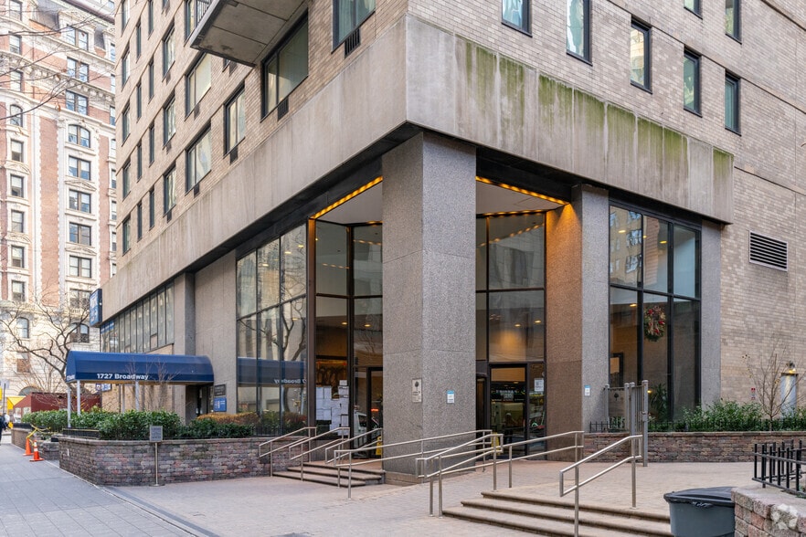 1721 Broadway, New York, NY for lease - Building Photo - Image 2 of 6