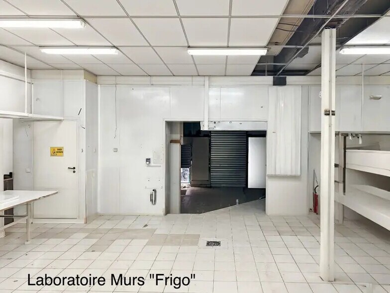 Retail in Lyon for lease - Building Photo - Image 3 of 3