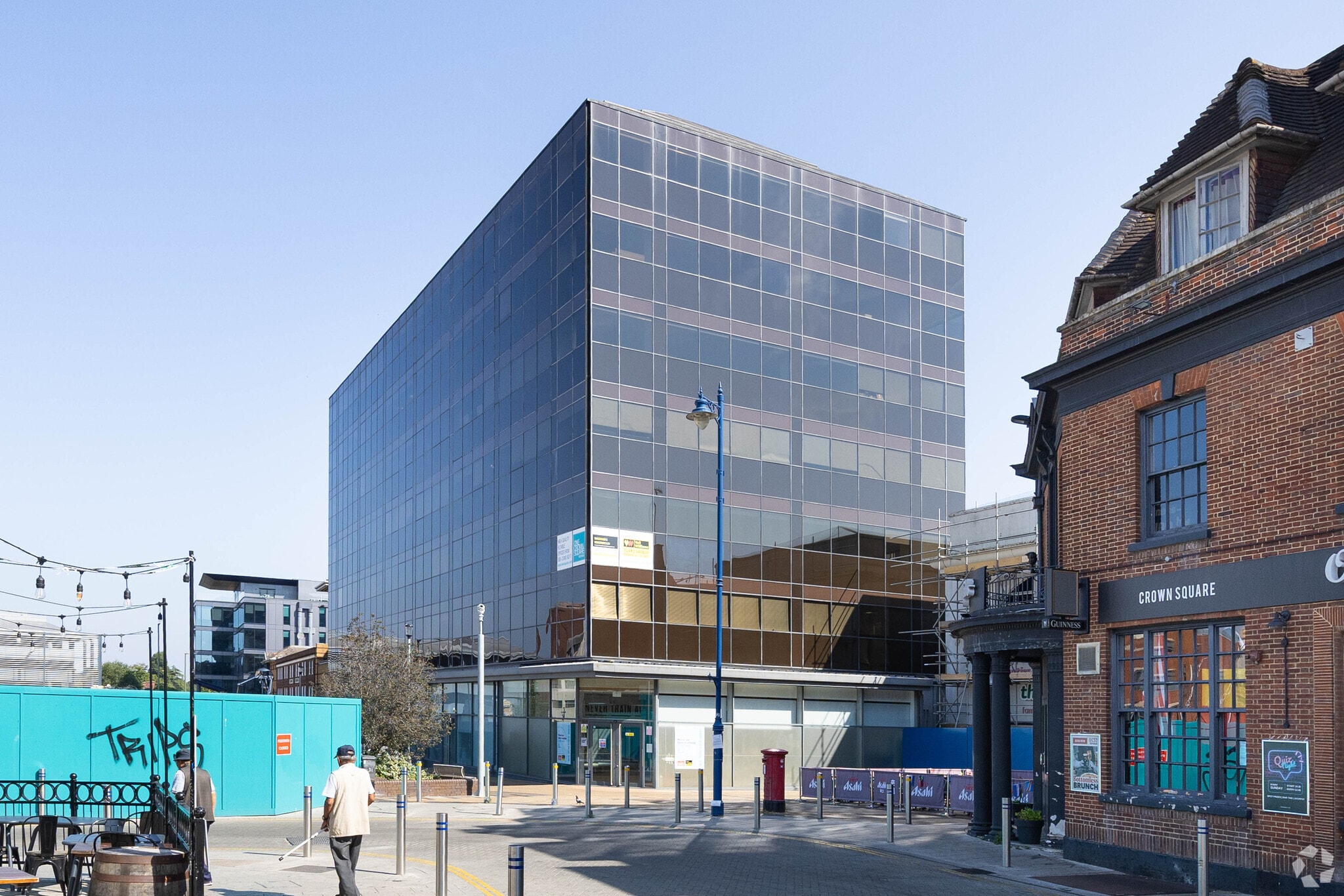 1 Crown Sq, Woking for lease Primary Photo- Image 1 of 3