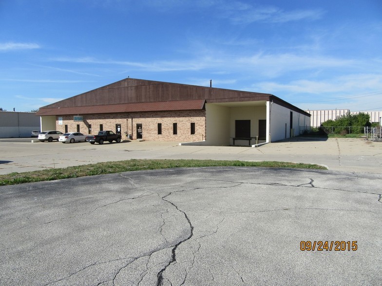 1906 Dove St, Port Huron, MI for lease - Primary Photo - Image 1 of 7