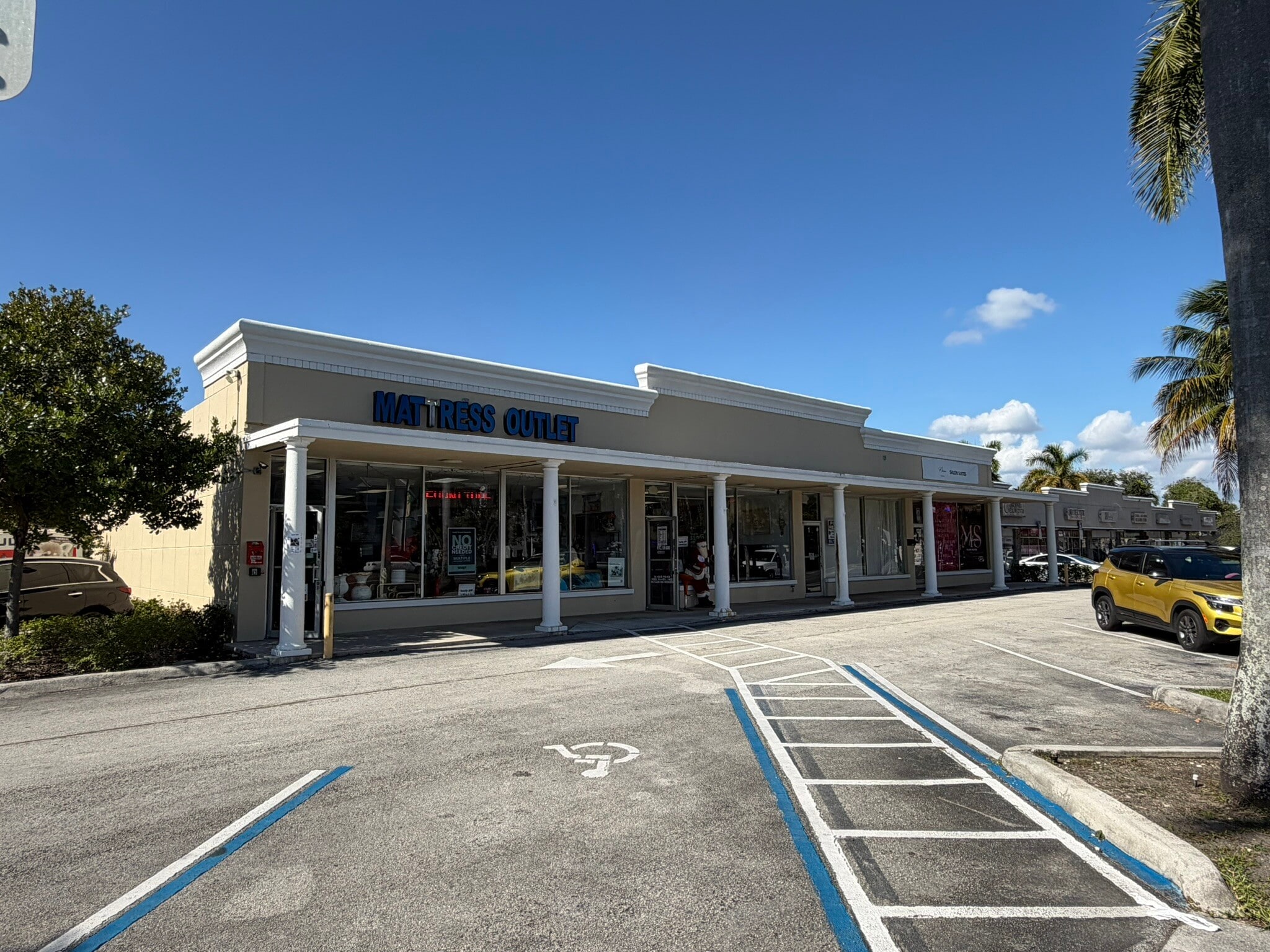 131-141 S State Road 7, Fort Lauderdale, FL à louer Photo intérieure- Image 1 de 4