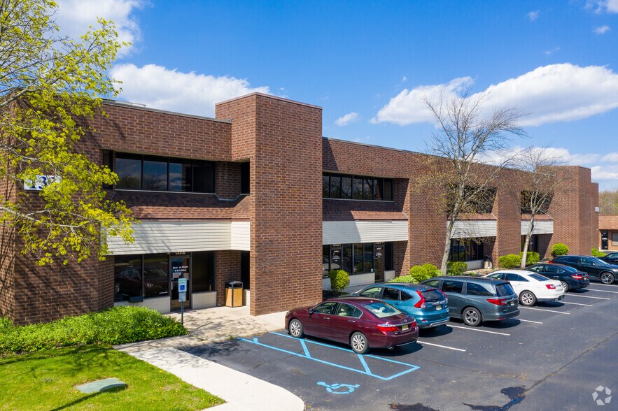 133 Gaither Dr, Mount Laurel, NJ à vendre - Photo du bâtiment - Image 3 de 4