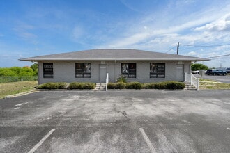 7125 Mariner Blvd, Spring Hill, FL à louer Photo du bâtiment- Image 1 de 50