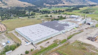 9620 Hill Dr, Coldstream, BC à louer Photo du bâtiment- Image 1 de 4