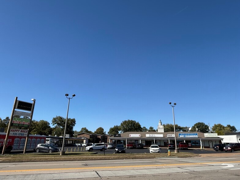 6841-6861 Howdershell Rd, Hazelwood, MO for sale - Building Photo - Image 2 of 4