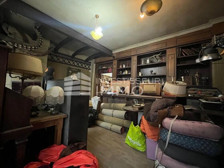 Retail in Paris for lease - Interior Photo - Image 2 of 9