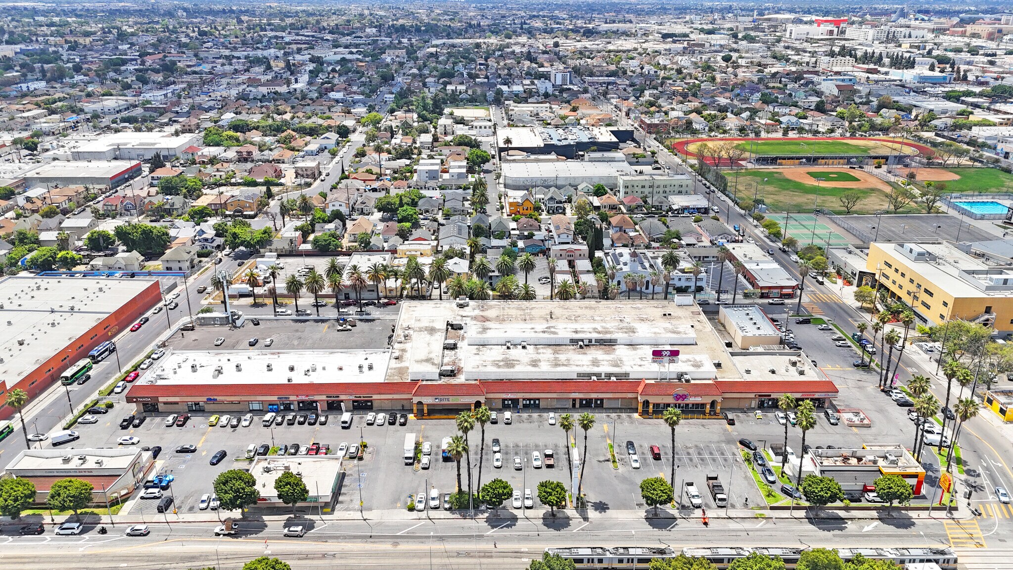 408-530 E Washington Blvd, Los Angeles, CA à louer Photo du bâtiment- Image 1 de 10
