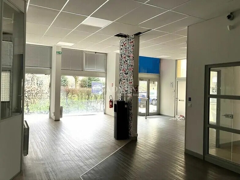 Office in Bourges for sale - Interior Photo - Image 2 of 3