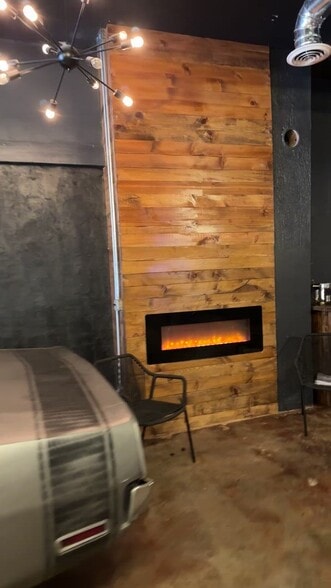 307 E Morris St, Dalton, GA for lease - Commercial Listing Video - Image 3 of 6