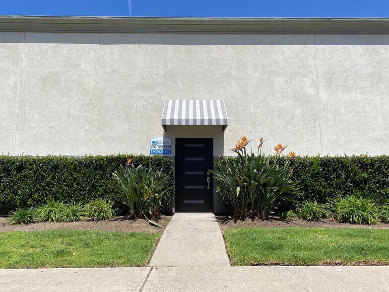 4001-4011 W Point Loma Blvd, San Diego, CA à louer - Photo du bâtiment - Image 1 de 13
