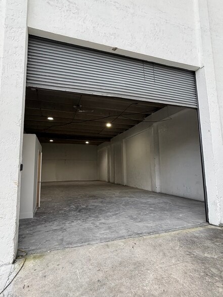 3400 NW 78th Ave, Miami, FL for lease - Building Photo - Image 2 of 11