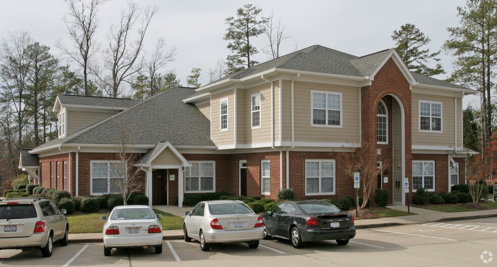 5322 Highgate Dr, Durham, NC à louer - Photo du bâtiment - Image 2 de 5