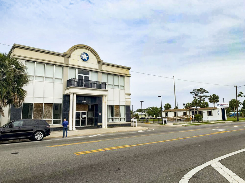 504 Monument Ave, Port Saint Joe, FL à vendre - Photo du bâtiment - Image 1 de 1