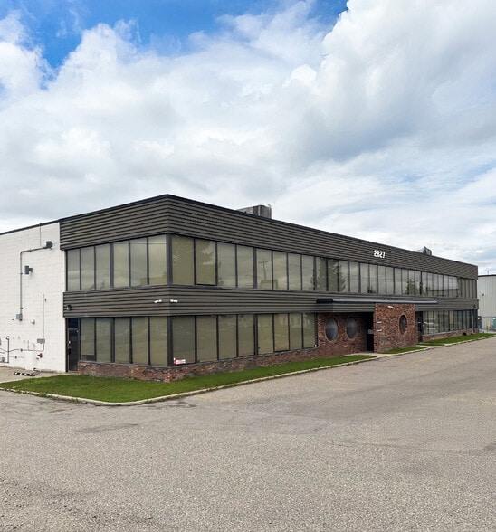 2827 18th St NE, Calgary, AB for sale - Building Photo - Image 3 of 15