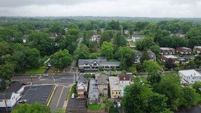 821 Kinderkamack Rd, River Edge, NJ à vendre Photo intérieure- Image 2 de 31