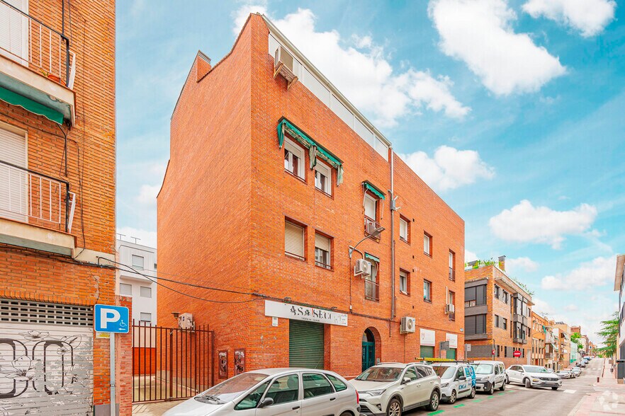 Calle de las Magnolias, 98, Madrid, Madrid à vendre - Photo du bâtiment - Image 2 de 2