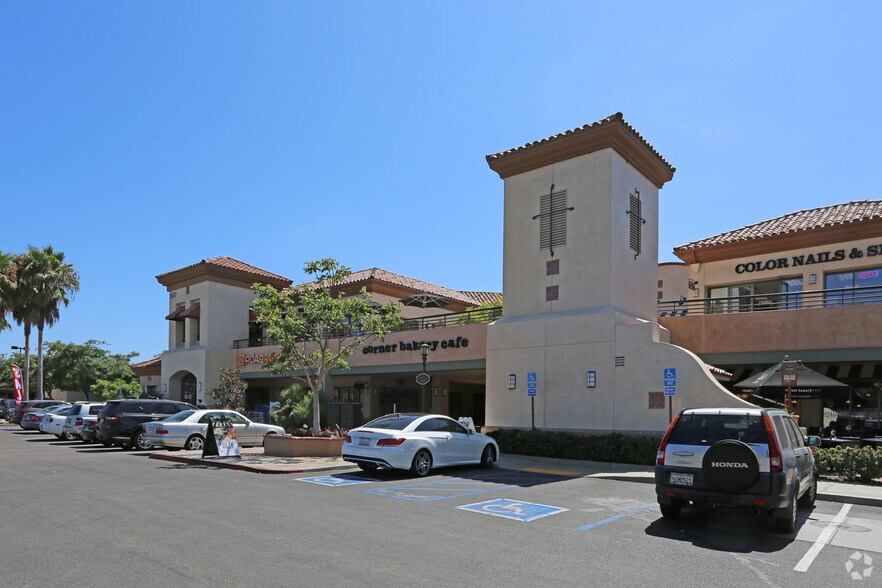 5617 Paseo Del Norte, Carlsbad, CA à vendre - Photo du bâtiment - Image 3 de 9