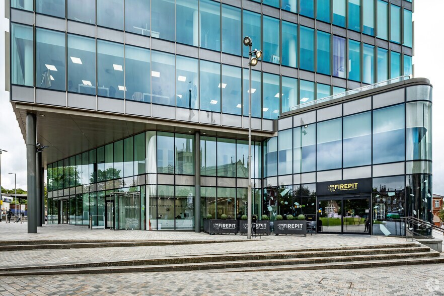 1 Cathedral Sq, Blackburn à louer - Photo du bâtiment - Image 3 de 4