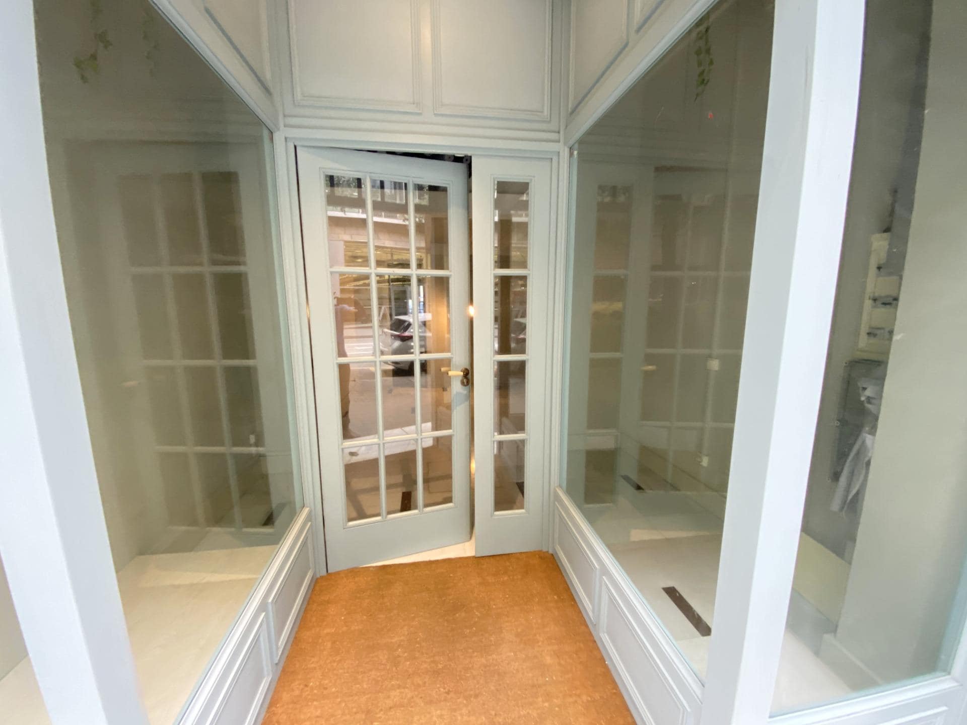 Retail in Barcelona, Barcelona for lease Interior Photo- Image 1 of 14