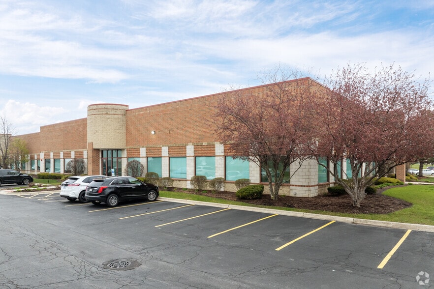 8200 W 185th St, Tinley Park, IL for lease - Primary Photo - Image 1 of 12