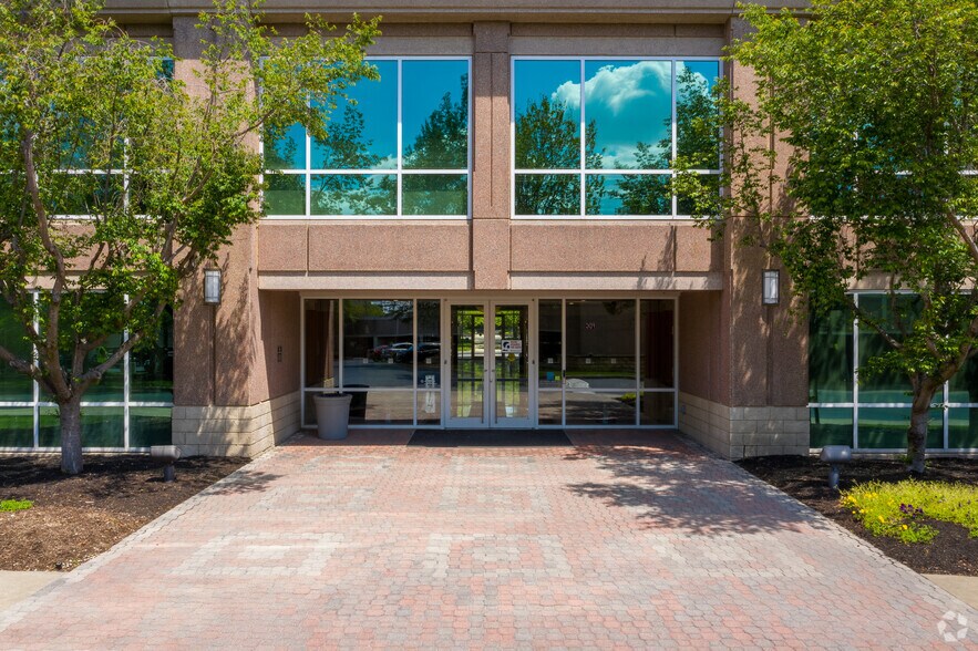 725 Cool Springs Blvd, Franklin, TN à louer - Photo du bâtiment - Image 3 de 6