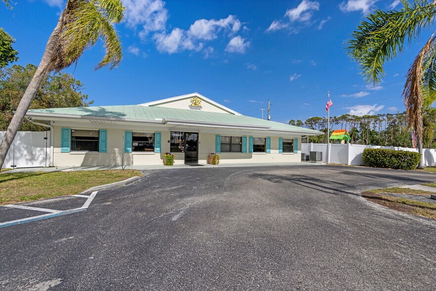 19660 S Tamiami Trl, Fort Myers, FL à vendre - Photo du bâtiment - Image 1 de 12