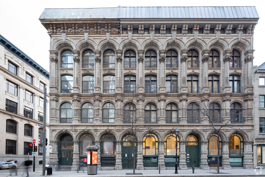 400 Rue McGill, Montréal, QC à louer - Photo du bâtiment - Image 2 de 3
