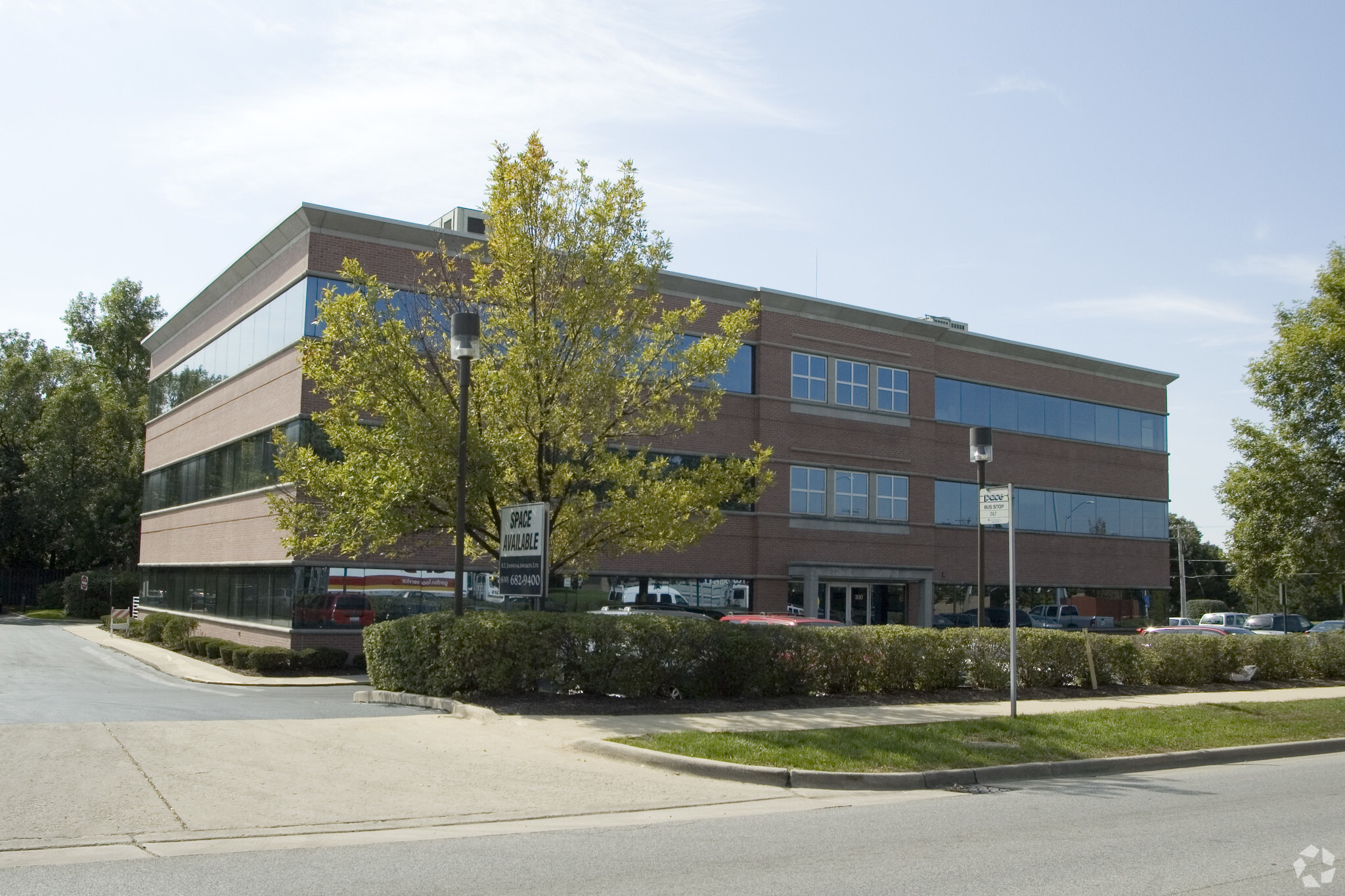 300 E Roosevelt Rd, Wheaton, IL for lease Building Photo- Image 1 of 5