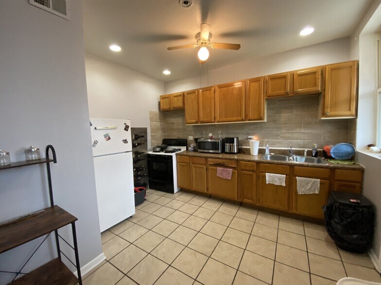 245 N Mason Ave, Chicago, IL à vendre - Photo du bâtiment - Image 3 de 7