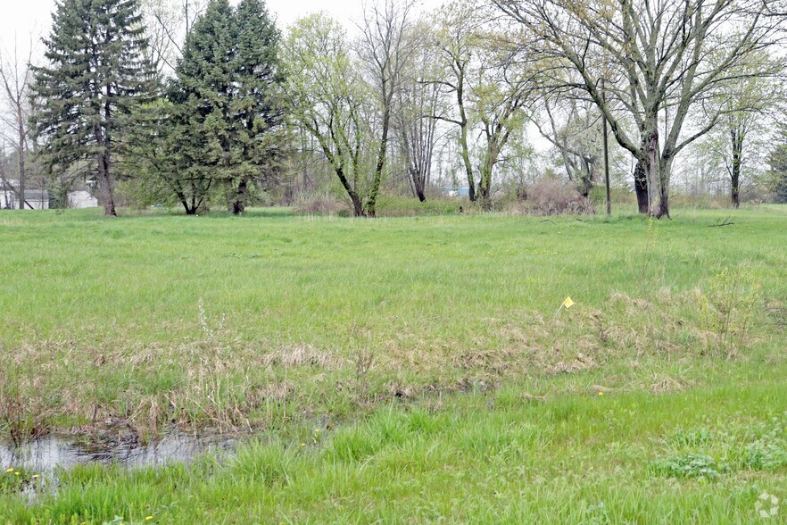 4760 Gratiot Ave, Kimball Township, MI à vendre - Photo du bâtiment - Image 2 de 3