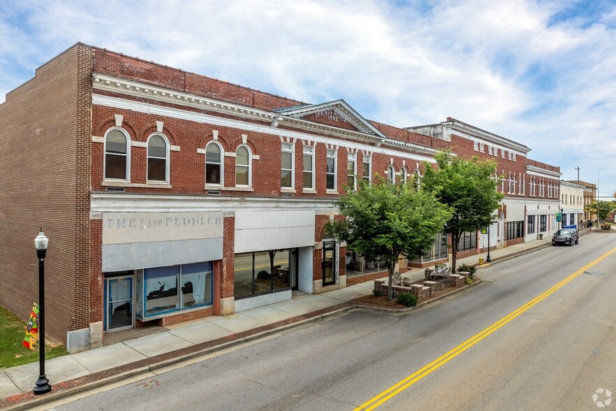 209-227 S Main St, Lancaster, SC for sale - Building Photo - Image 1 of 6