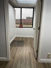 33 SW 2nd Ave, Miami, FL for lease Interior Photo- Image 2 of 6