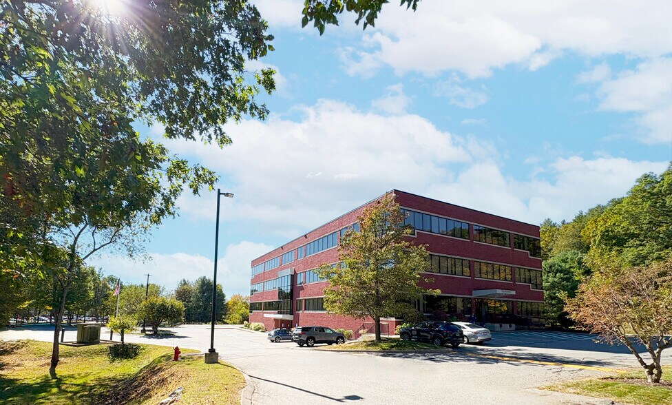 116 Flanders Rd, Westborough, MA à louer - Photo du bâtiment - Image 2 de 3