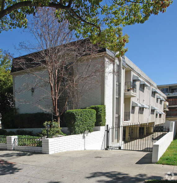 402 S Oakland Ave, Pasadena, CA for sale - Primary Photo - Image 1 of 1