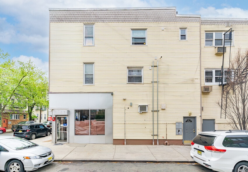 99 Pulaski St, Newark, NJ à vendre - Photo du bâtiment - Image 2 de 43