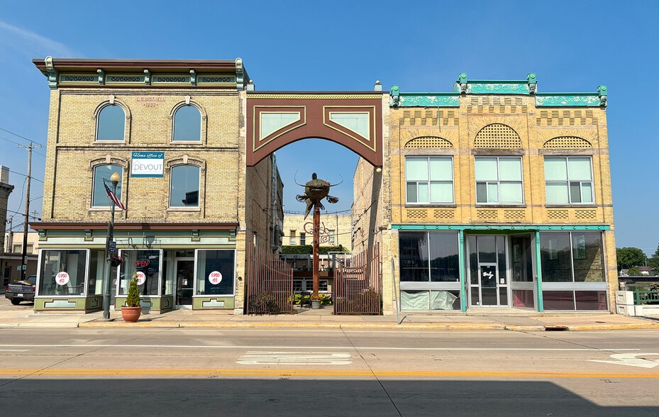 Three Historic Riverfront Properties portfolio of 3 properties for sale on LoopNet.ca - Building Photo - Image 2 of 43
