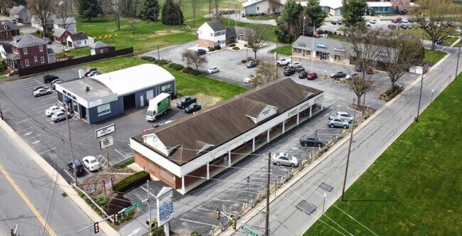 Plus de détails pour 505 Leaman Ave, Millersville, PA - Commerce de détail à louer