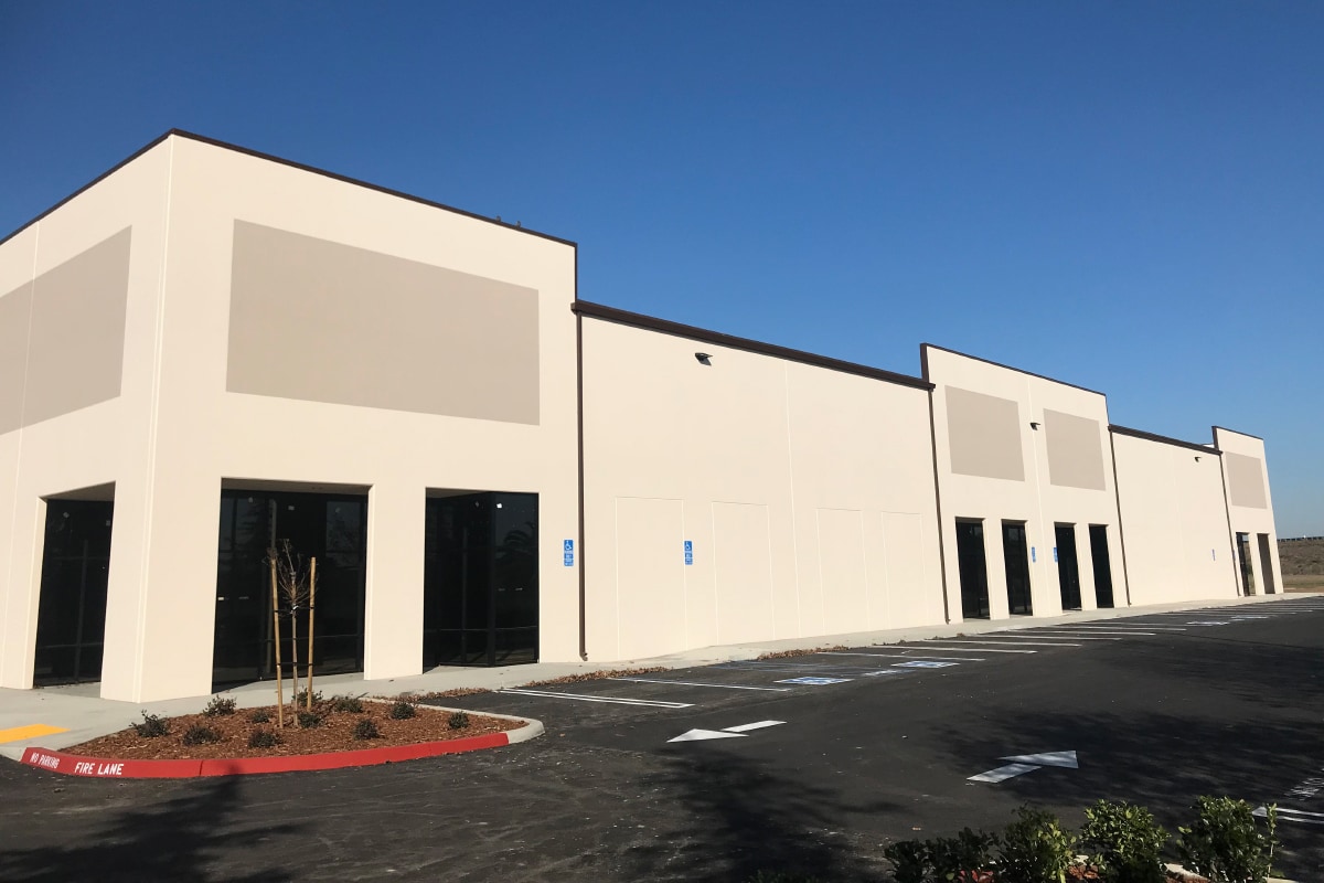 651 N Armstrong Ave, Fresno, CA for lease Building Photo- Image 1 of 2